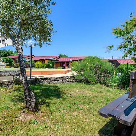 Awesome In Apartment Rovinjsko Selo